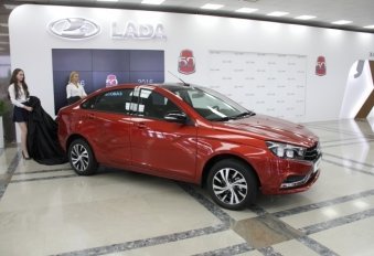 LADA представила юбилейные версии Vesta и XRAY - №2