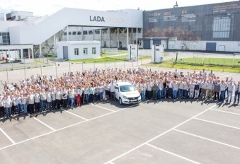 Лада Веста прошла знаменательный этап: выпущено 100 тысяч автомобилей - №2